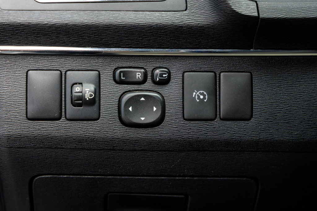 Toyota Avensis 2014 фото 9