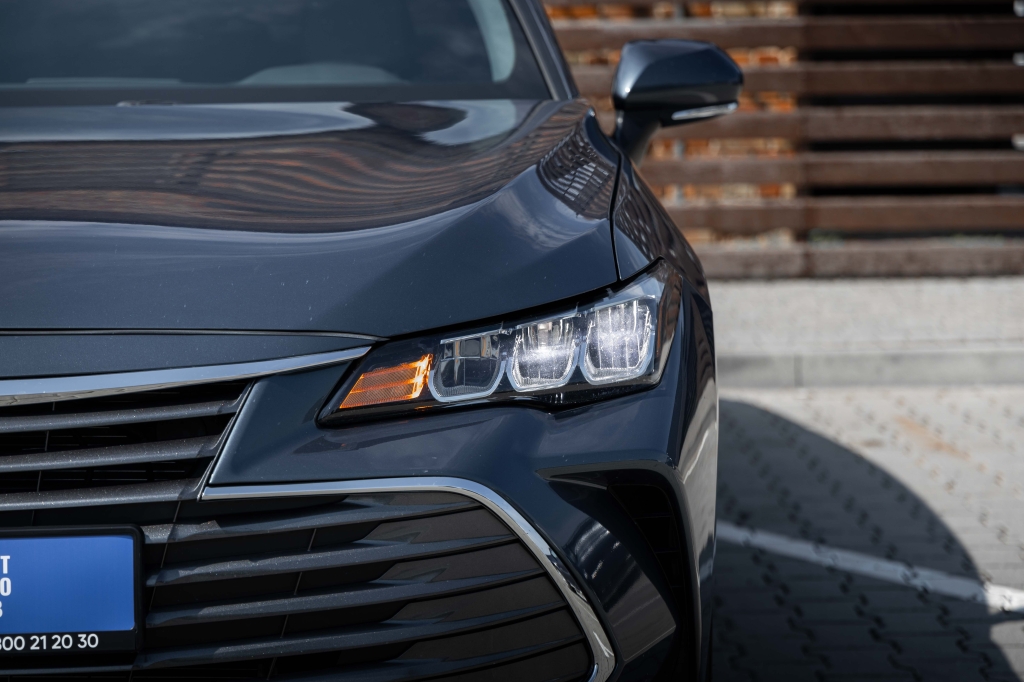 Toyota Avalon Hybrid 2020 фото 2