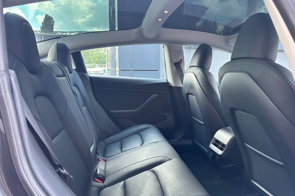 Tesla Model 3 2023 photo 16
