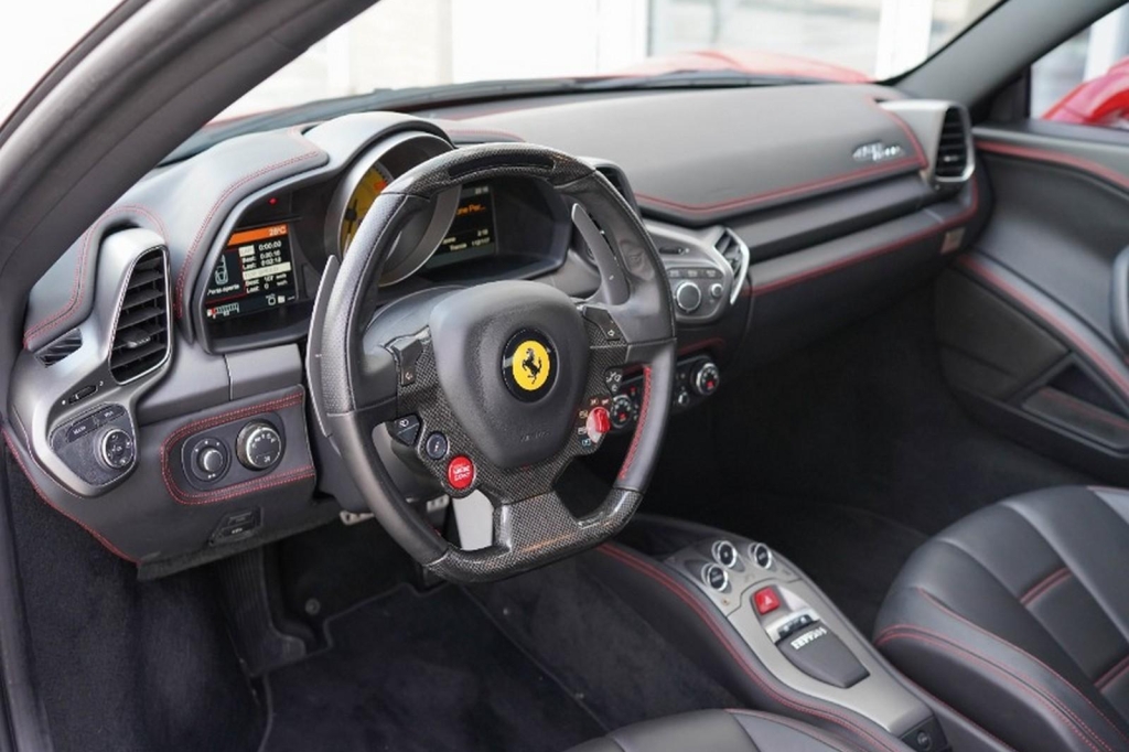 Ferrari 458 2011 photo 9