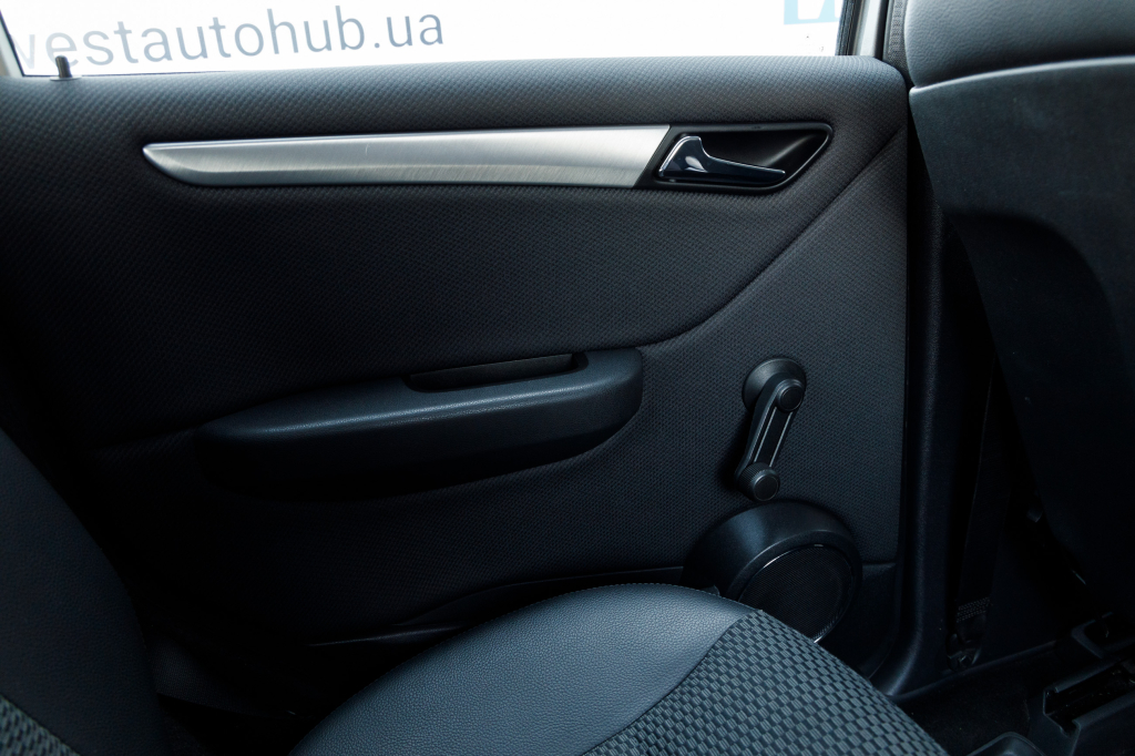 Mercedes-Benz A 160 2010 фото 12