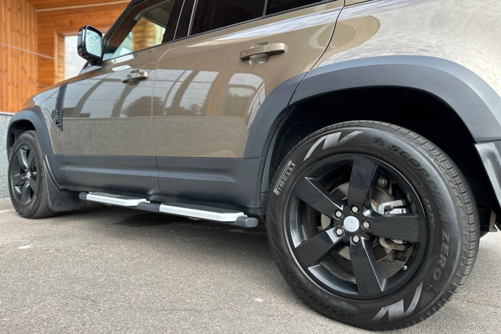 Land Rover Defender 2020 photo 8