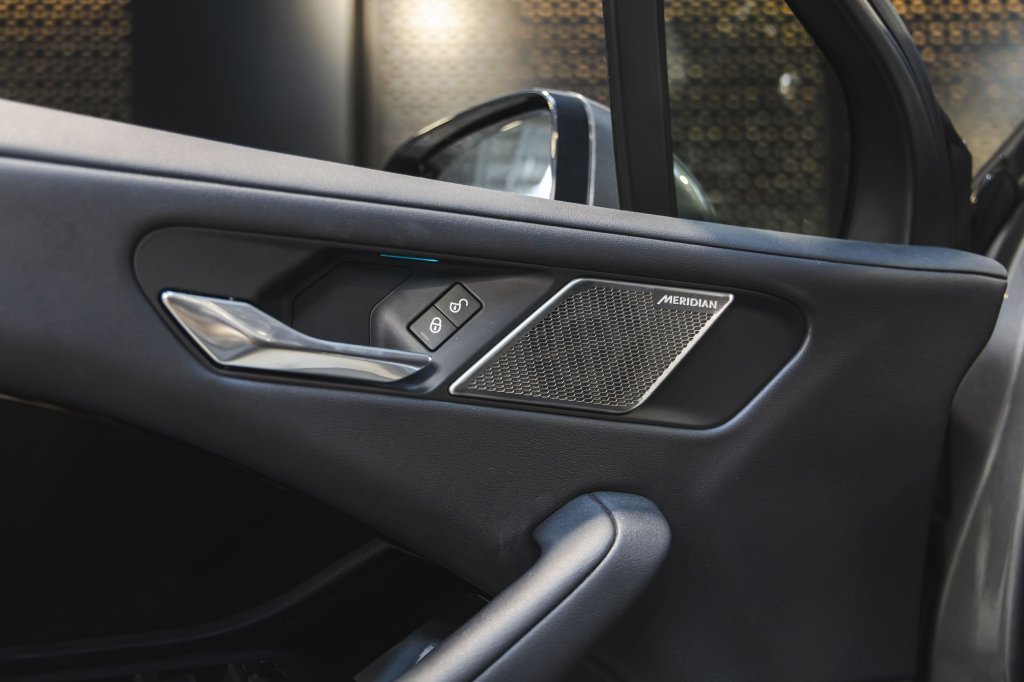 Jaguar I-Pace 2018 photo 16