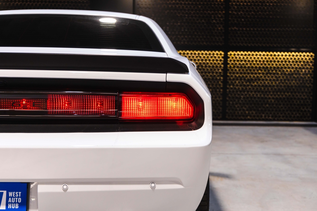 Dodge Challenger 2013 фото 10