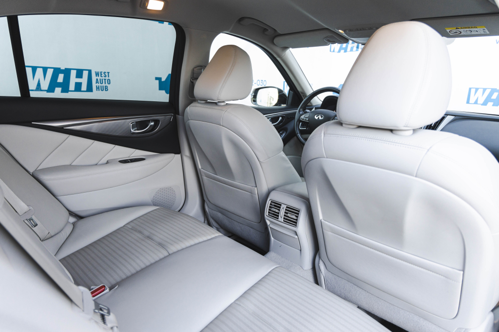 Infiniti Q50 2017 фото 33