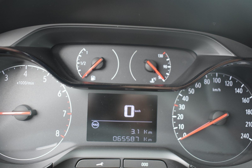 Opel Crossland X 2019 фото 1