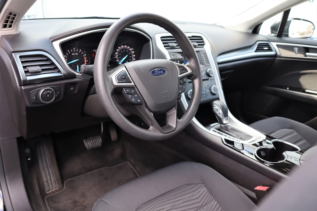 Ford Fusion SE 2016 фото 7
