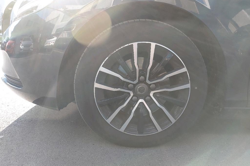 Volvo V40 2019 photo 32