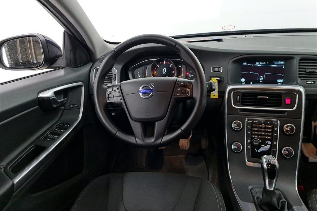 Volvo V60 2016 фото 6