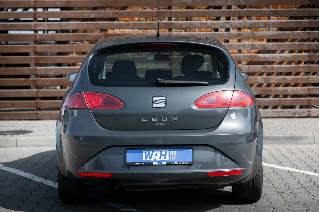 SEAT Leon 2006 фото 8