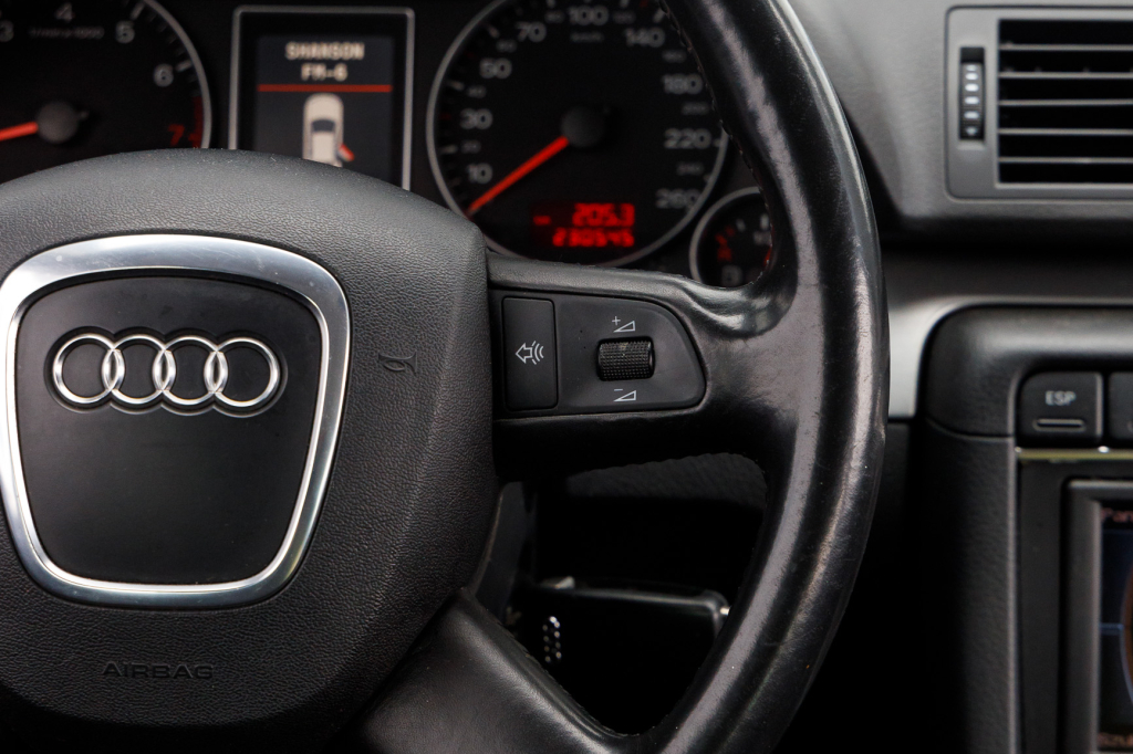 Audi A4 2005 фото 17