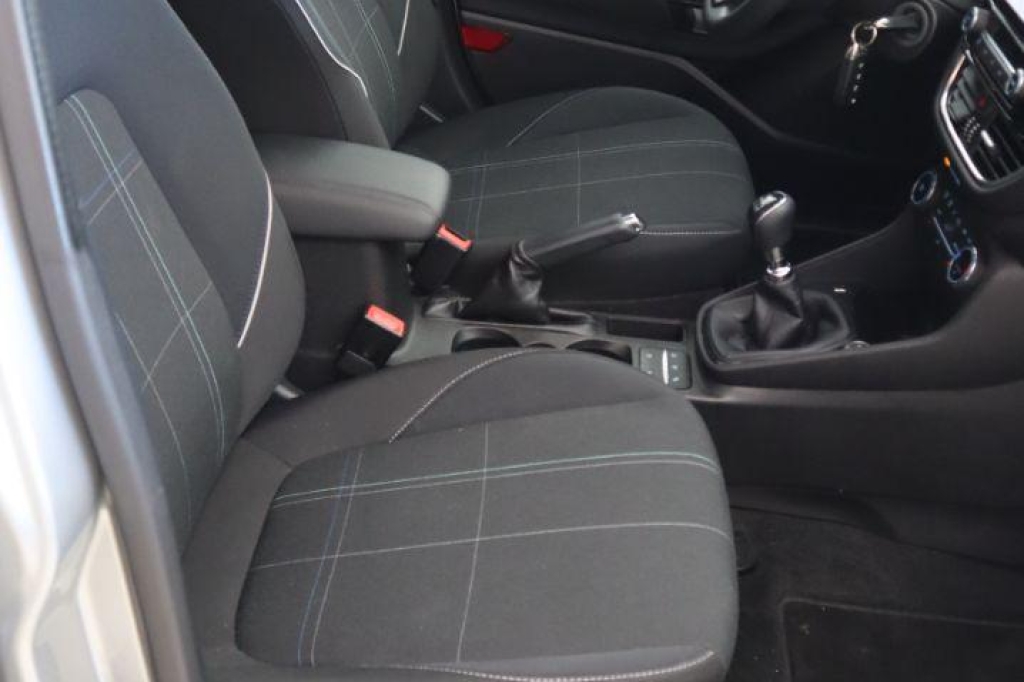 Ford Fiesta 2018 фото 2