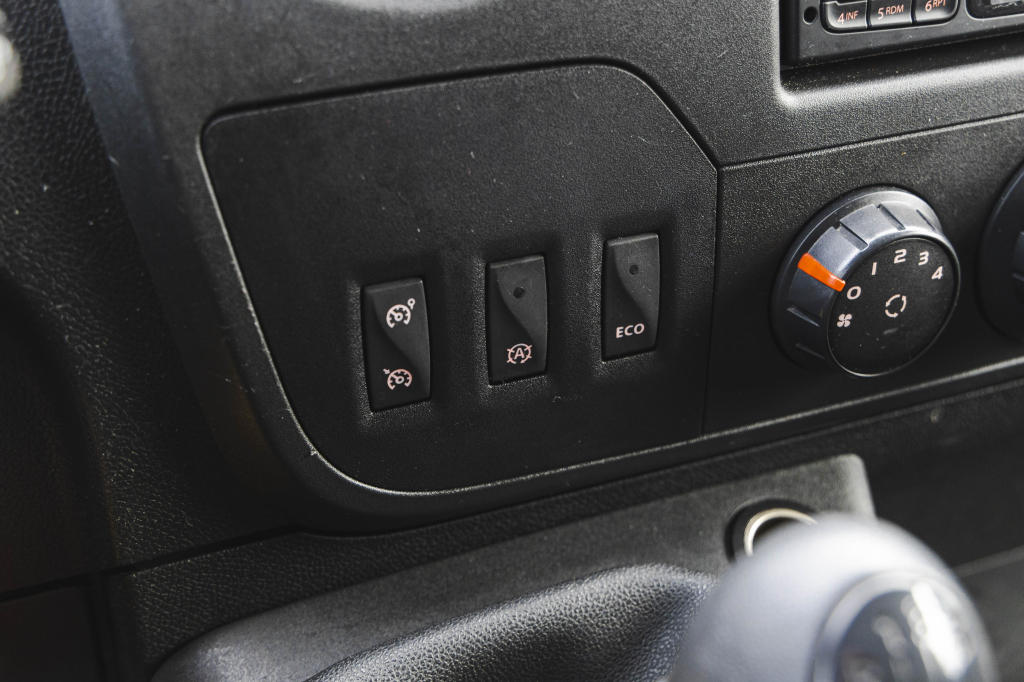 Renault Master 2018 photo 35