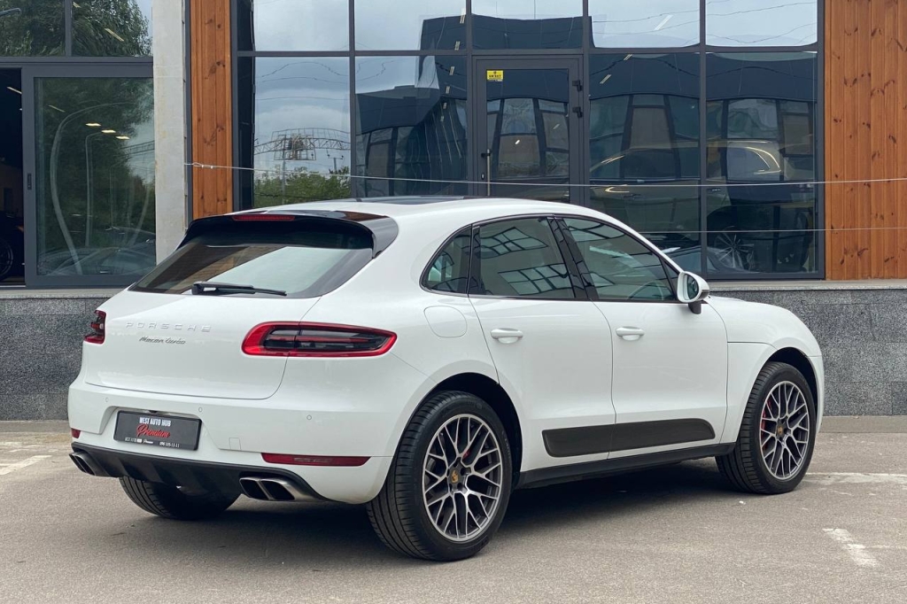Porsche Macan Turbo 2014 photo 6