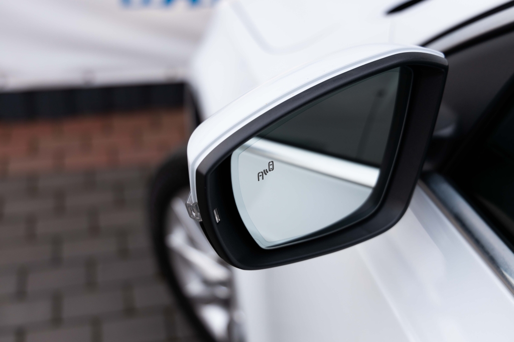 Skoda Octavia Laurin & Klement 2020 photo 3