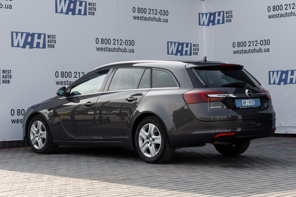 Opel Insignia photo 3