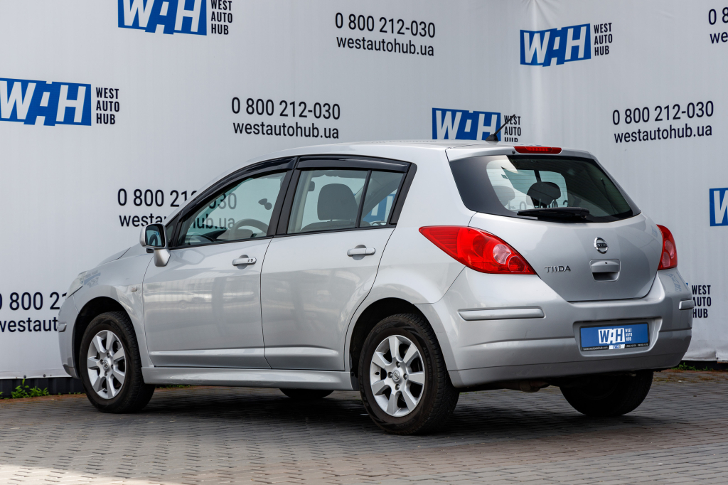 Nissan TIIDA 2010 фото 5