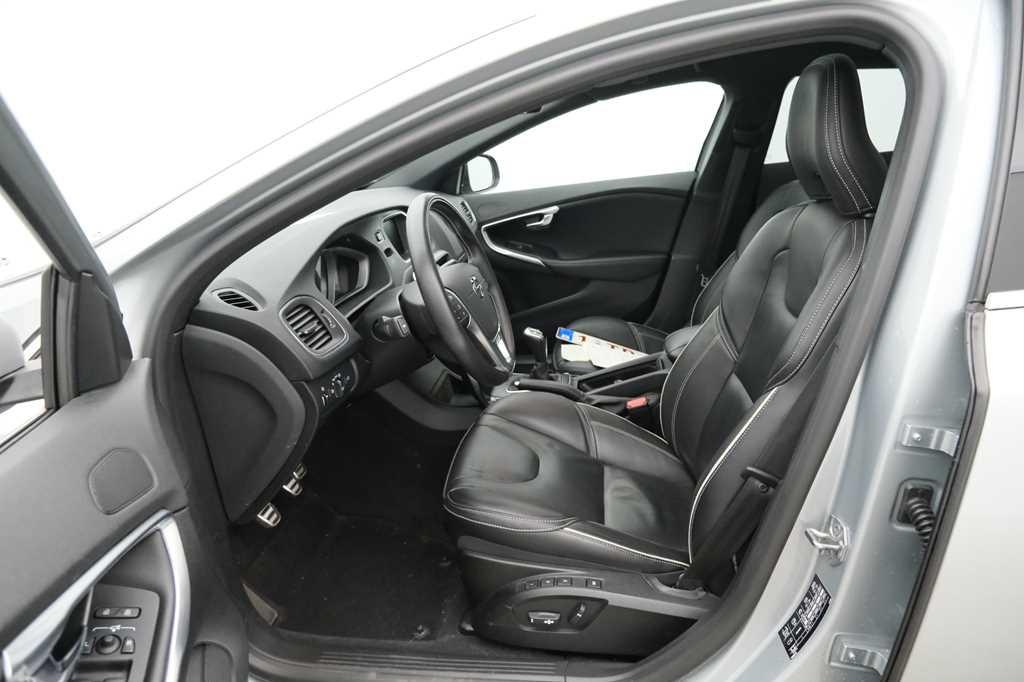 Volvo V40 2017 photo 2