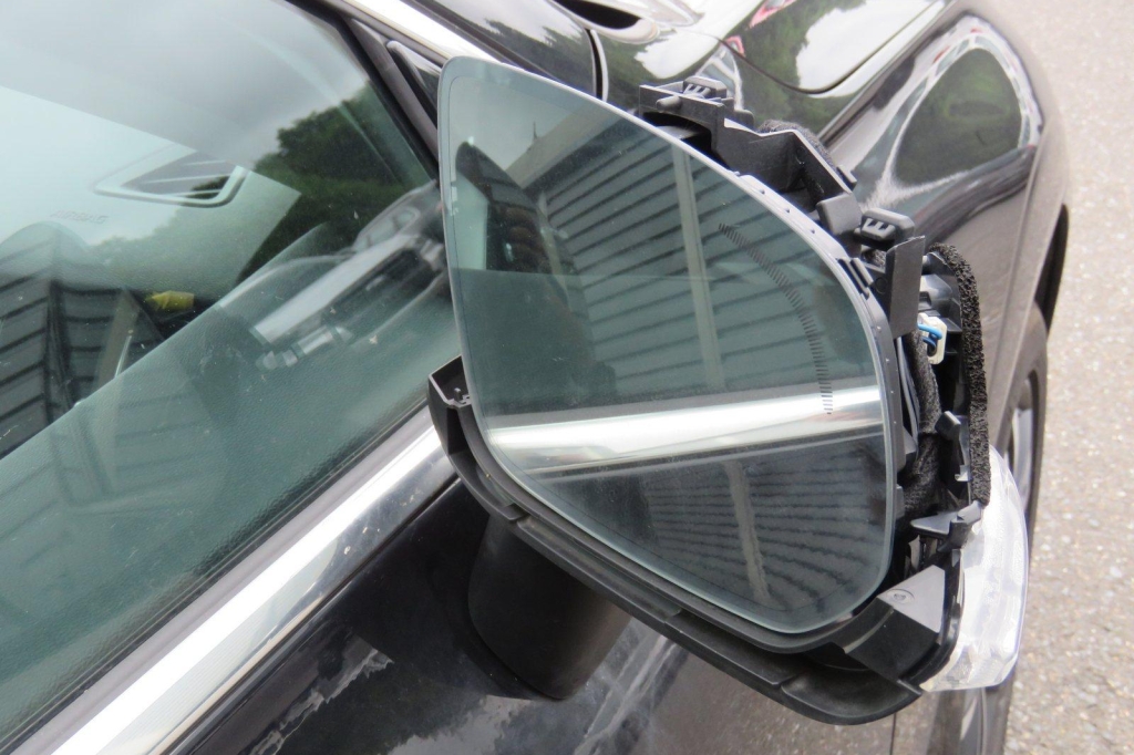 Volvo XC60 2020 фото 21