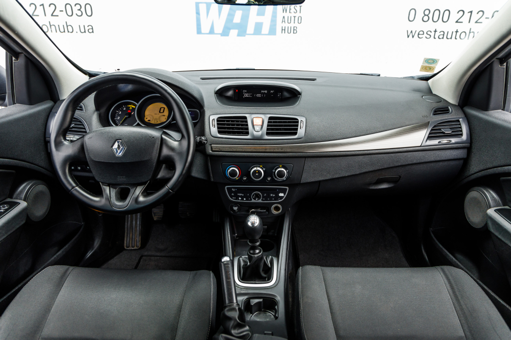 Renault Megane 2010 photo 9