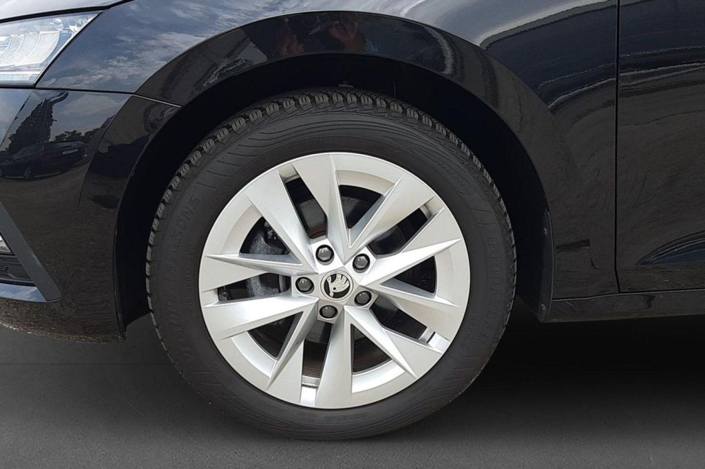 Skoda Octavia Combi 2020 фото 7