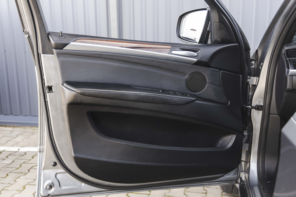 BMW X5 2010 фото 13