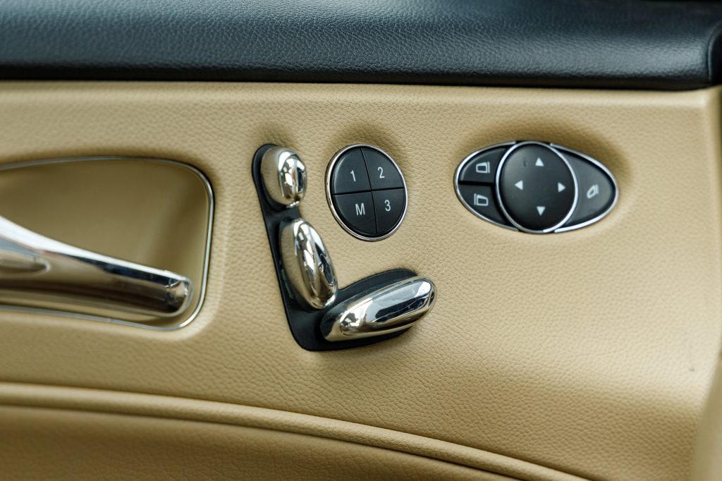 Mercedes-Benz CLS 500 2005 фото 8