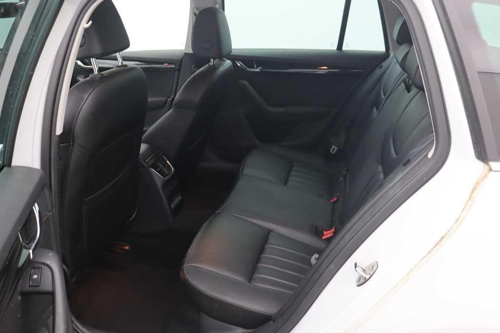 Skoda Octavia Combi 2017 photo 2