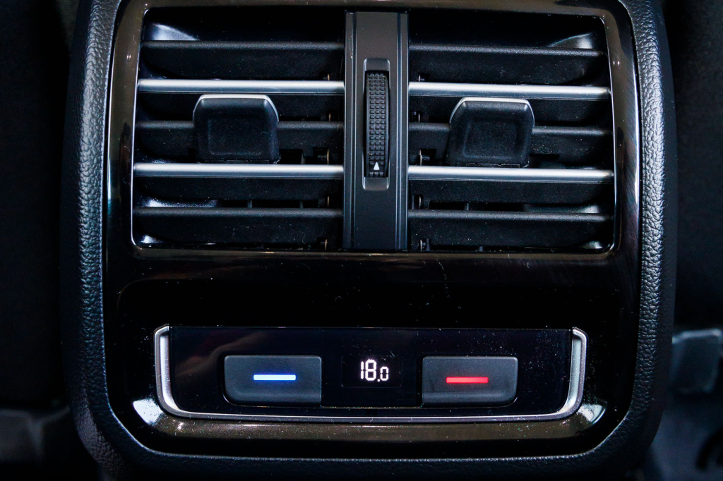 Volkswagen Passat B8 2017 photo 16