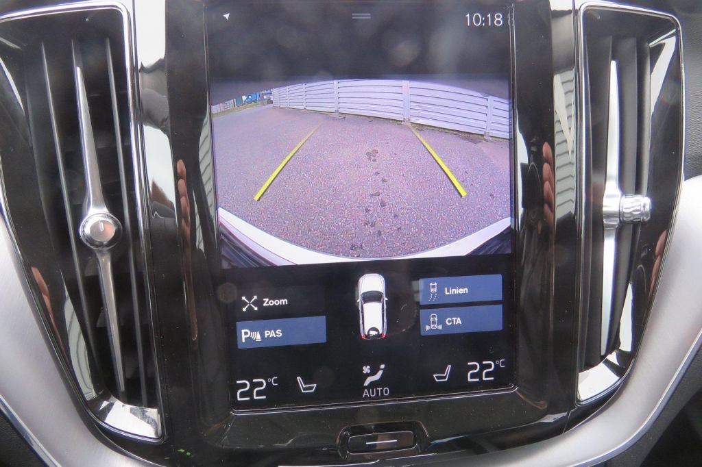 Volvo XC60 2020 фото 3