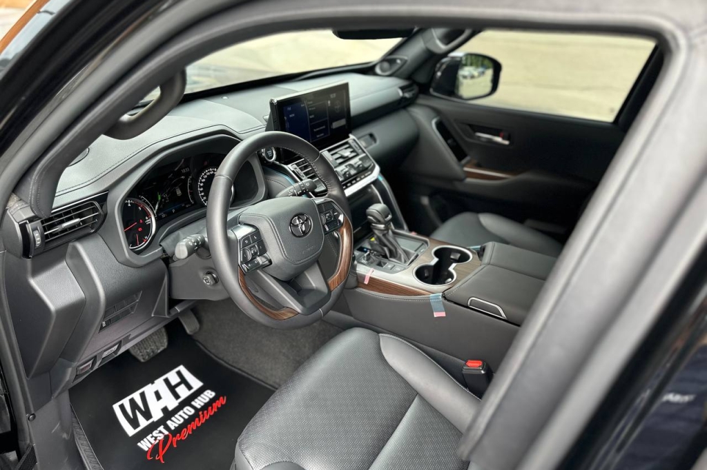 Toyota Land Cruiser 300 VX BR6 Armor 2022 фото 9