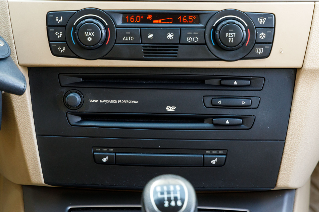 BMW 320 2005 фото 12