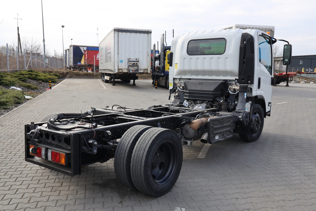 Isuzu NPR 2019 фото 5