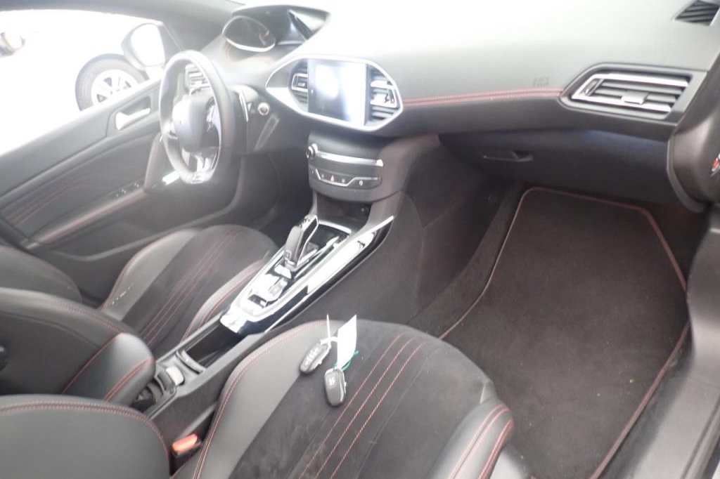 Peugeot 308 GT 2019 фото 5