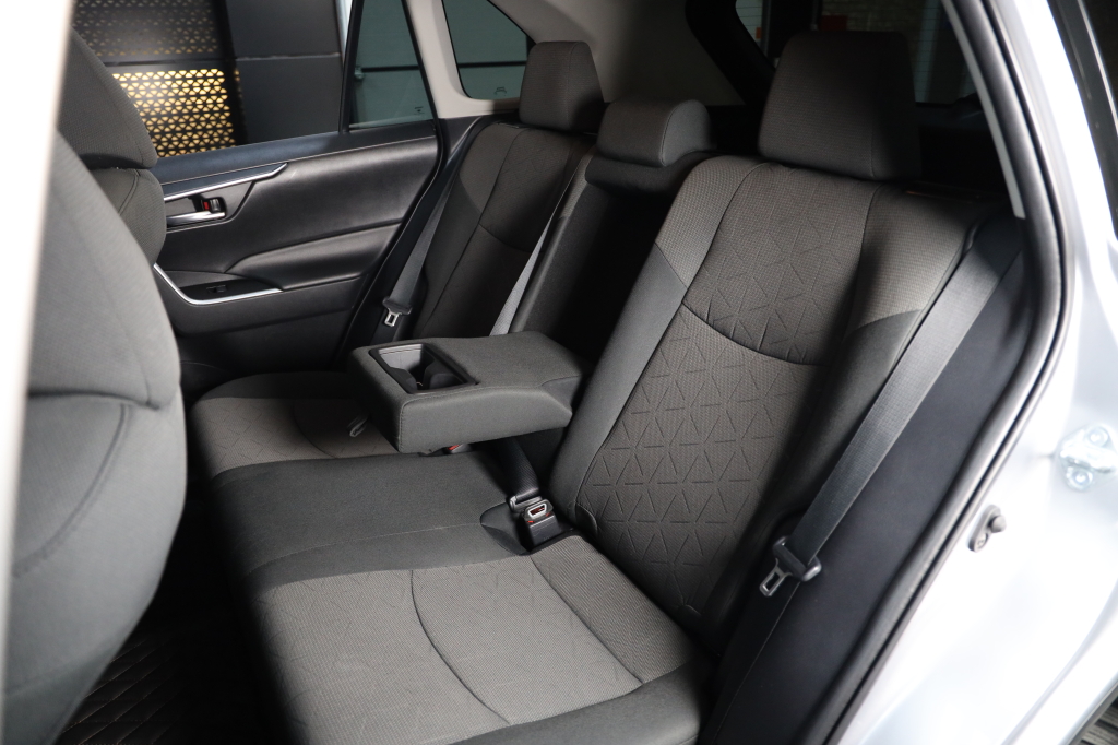 Toyota RAV4 2020 фото 13