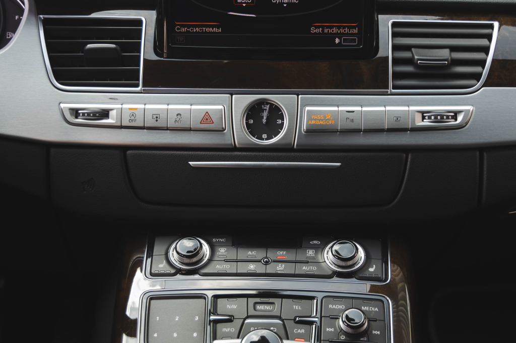 Audi A8 2015 фото 31