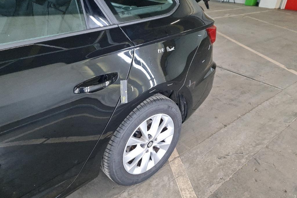 SEAT Leon ST 2018 photo 27