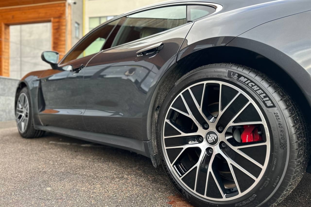 Porsche Taycan 4S 2020 фото 8