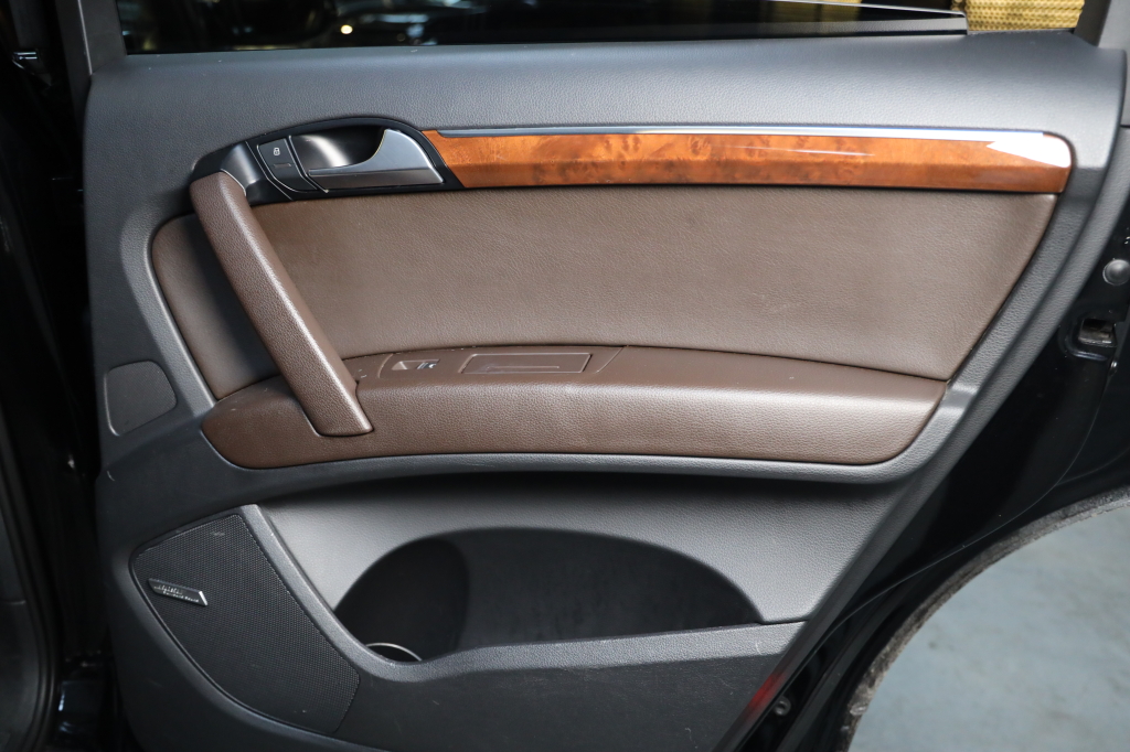 Audi Q7 2015 фото 8