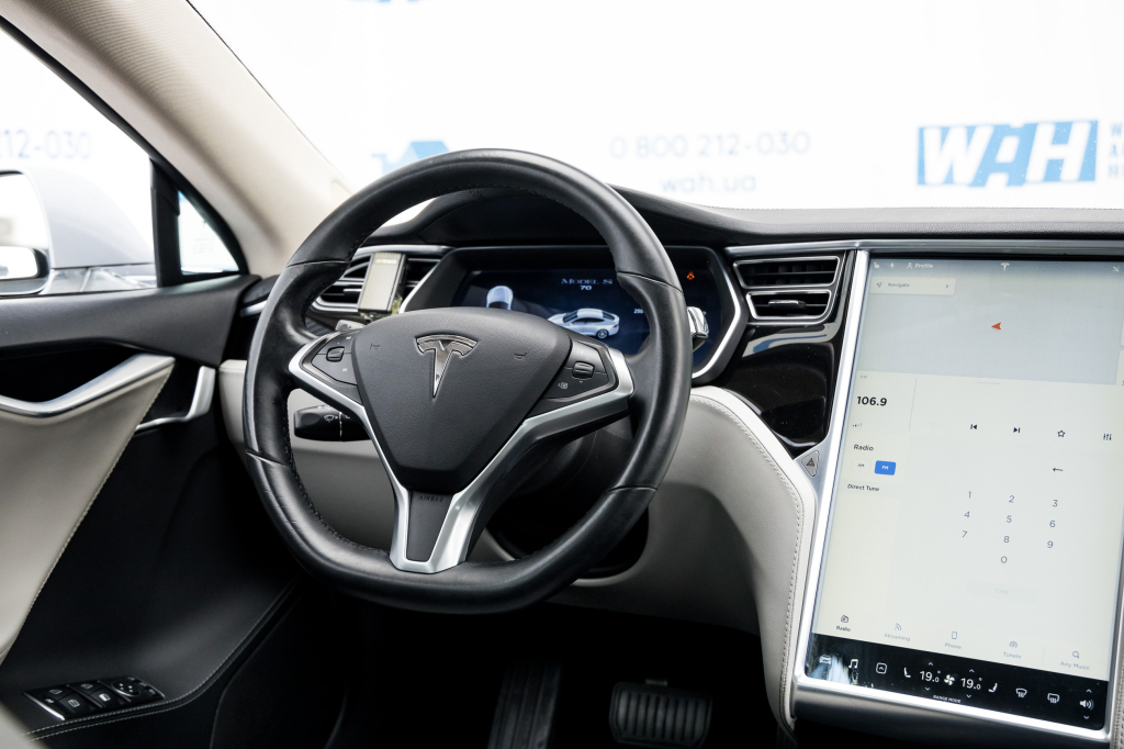 Tesla Model S 70D 2014 фото 25