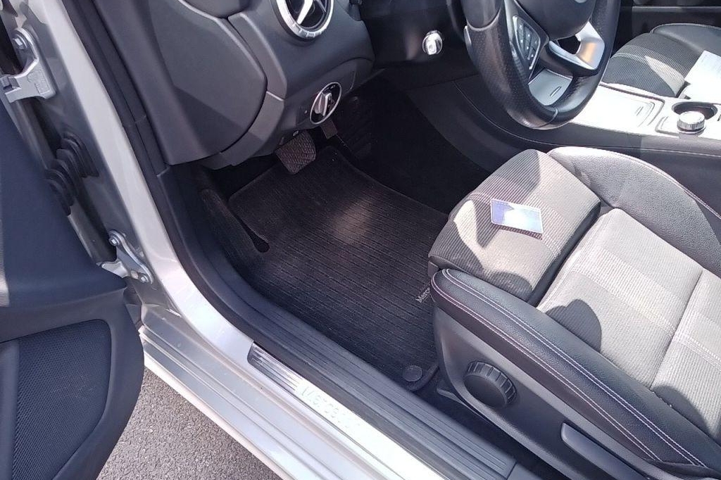 Mercedes-Benz CLA 2017 фото 22