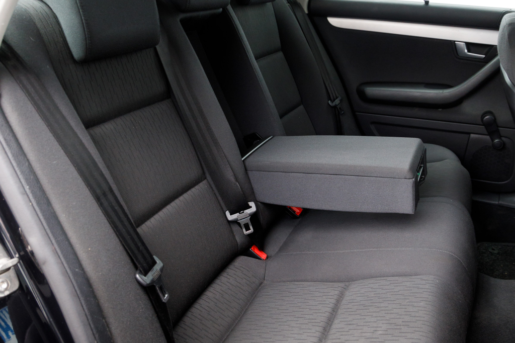 Audi A4 2005 фото 9