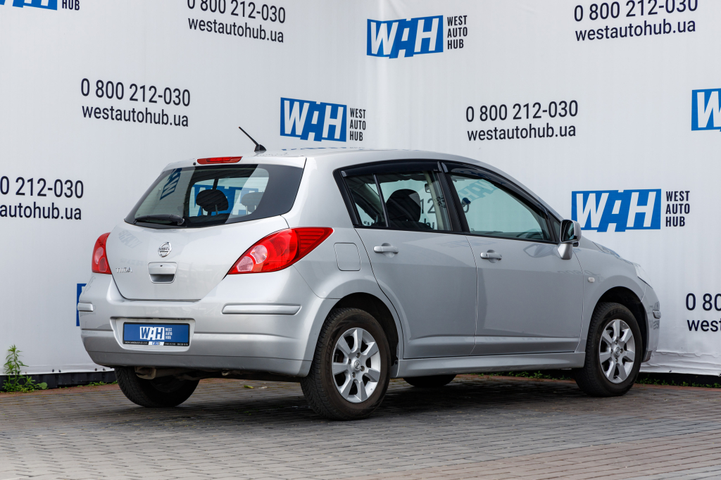 Nissan TIIDA 2010 фото 3