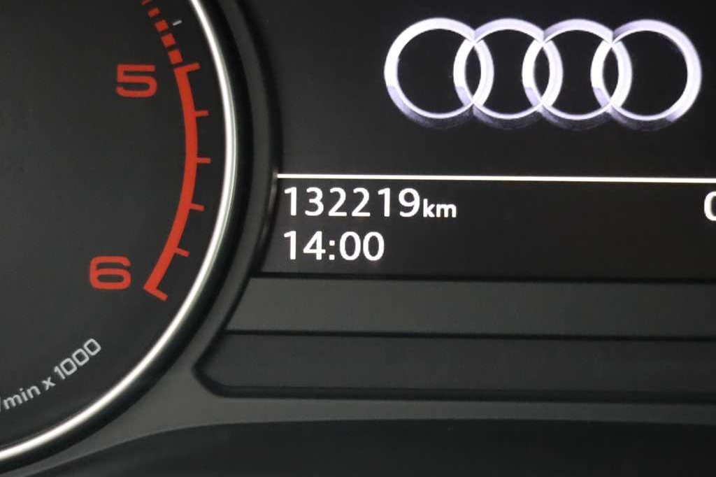 Audi A4 2016 фото 2