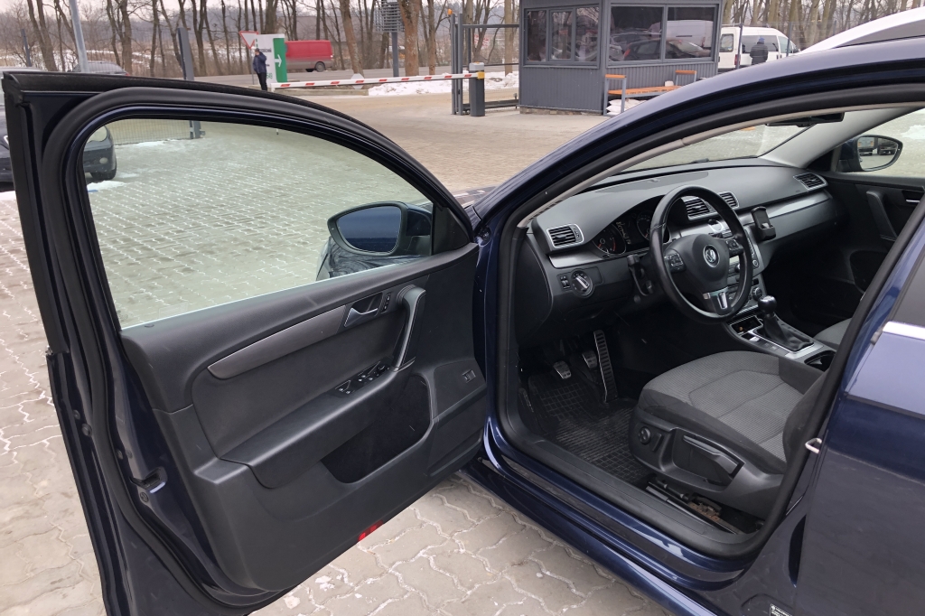 Volkswagen Passat B7 Panorama 2012 фото 8