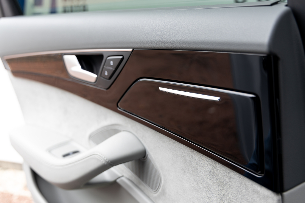 Audi A8 2014 фото 39