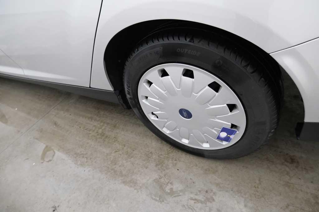 Ford Focus Tunier 2017 фото 22