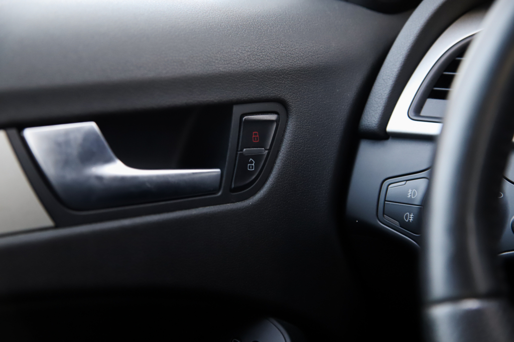 Audi A4 2008 фото 20