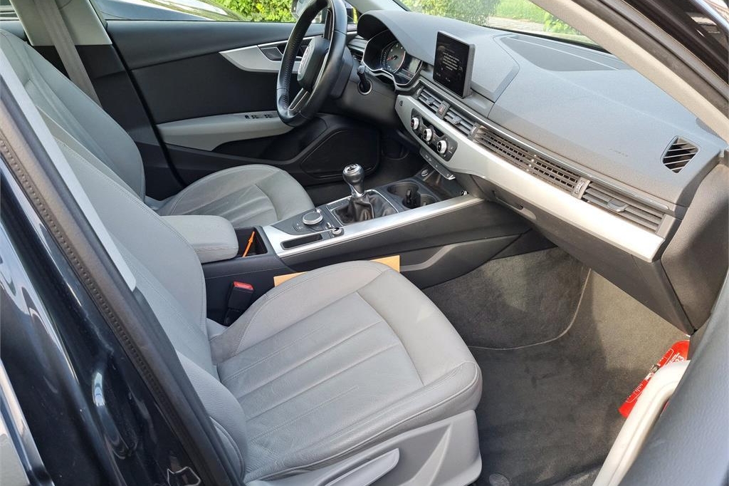 Audi A4 Avant 2017 photo 1