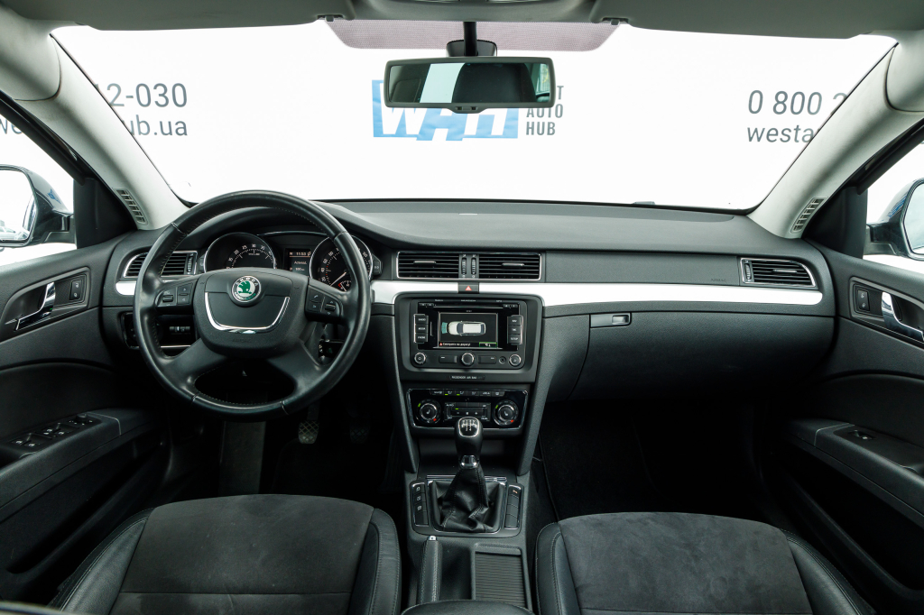 Skoda Superb Green Line 2013 photo 24